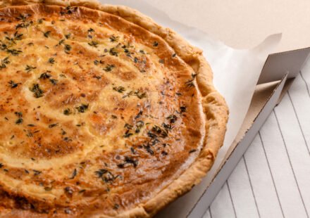 Faça Esta Torta de Atum Cremosa com Massa de Maionese em Apenas 5 Passos Rápidos e Surpreenda a Todos Hoje Mesmo!