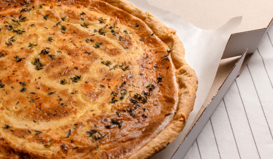 Faça Esta Torta de Atum Cremosa com Massa de Maionese em Apenas 5 Passos Rápidos e Surpreenda a Todos Hoje Mesmo!